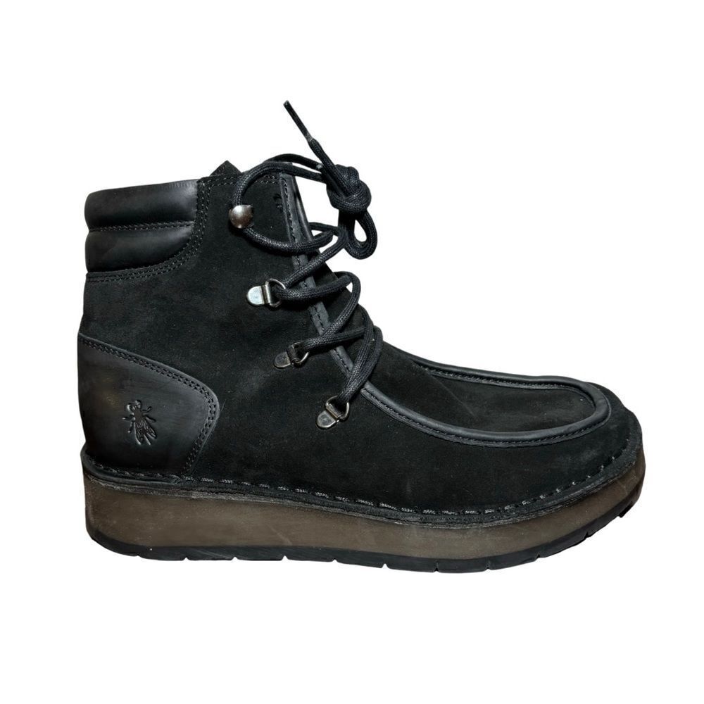 Women’s Black suede fly London boots size 40 women’s USA 8.5